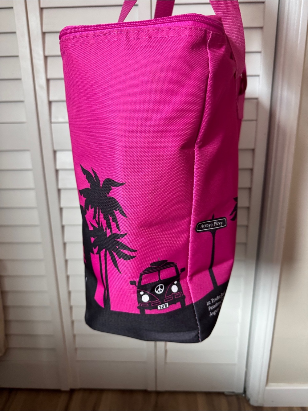 Trader Joe's Hot Pink Reusable Insulated Tote Bag - Picture 4 of 7